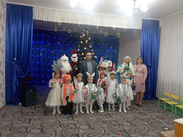 Новогодний праздник в социальных группах 